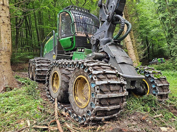 Modell 643 Forestar III für Rückezüge und Harvester