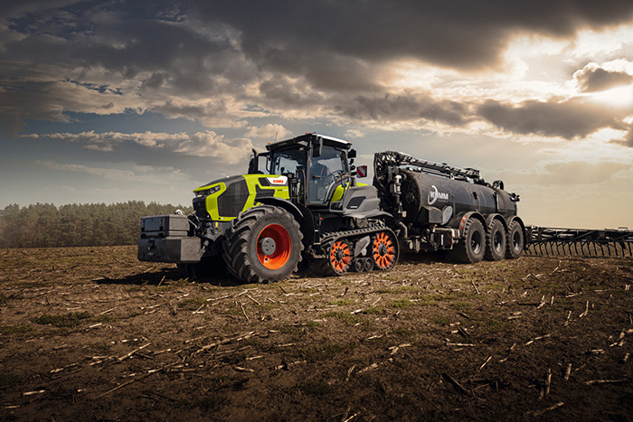 TERRA TRAC Raupenlaufwerke kommen an CLAAS Mähdreschern, Feldhäckslern
und Traktoren zum Einsatz.